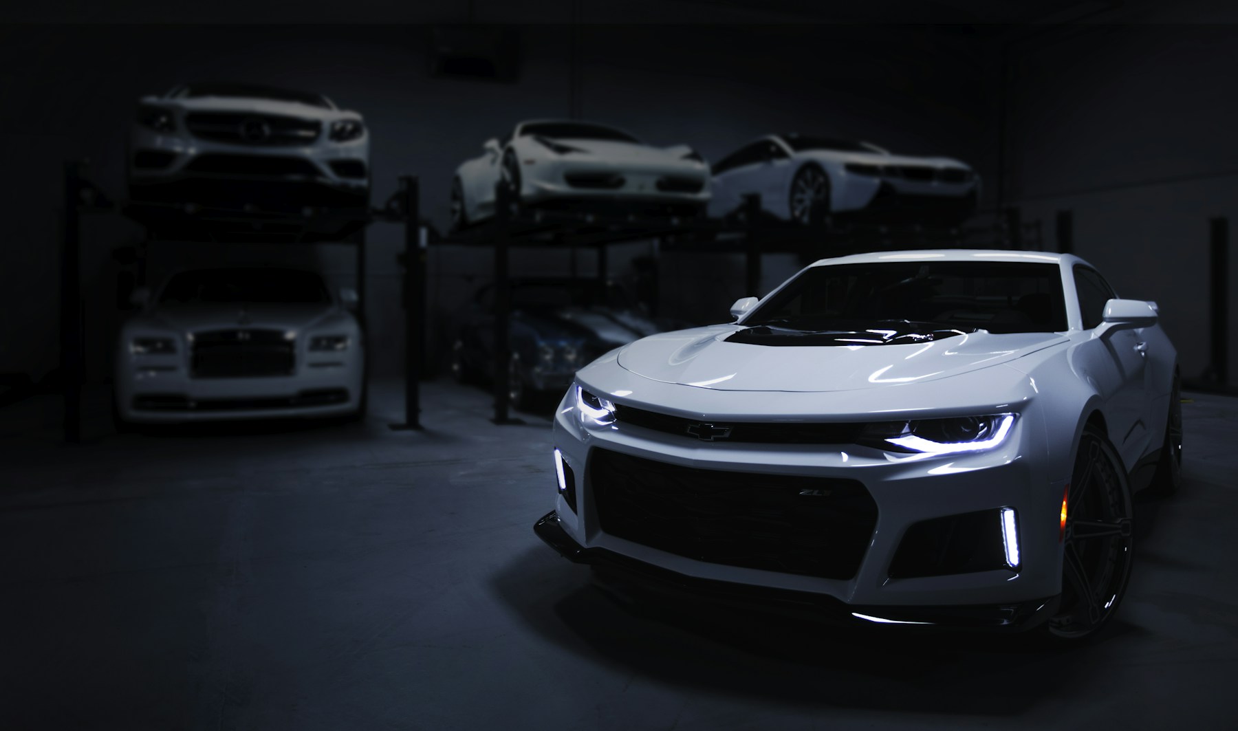 Автомобиль в центре TORQUE